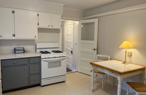 Harbor Springs House | Bluff Bliss. Walk the sidewalk to downtown Harbor Springs. FRESHLY renovated.