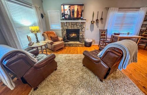 Buck Mountain House | Bluff Mountain Retreat