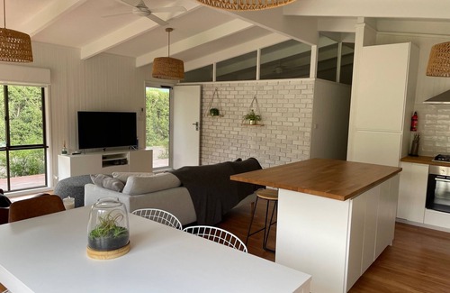 St Leonards Cottage | Bluff, St Leonards