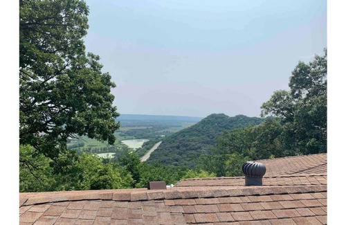 Wabasha House | Bluff top home with expansive views