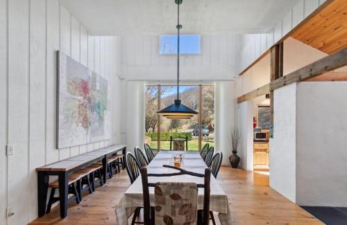 West Jefferson House | Bluff View Farm
