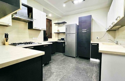 Sheikh Sarai Apartment | BluO Park Facing 3BHK -Lift, Balcony, Parking