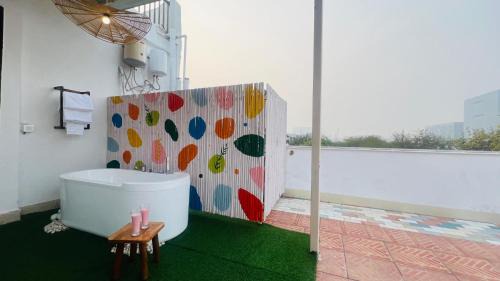 DLF Phase 3 Apartment | BluO Penthouse - DLF CyberCity, BathTub Terrace Garden #staycation