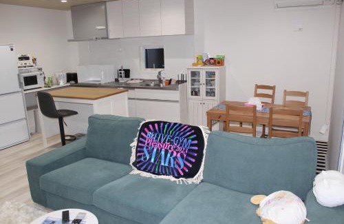 Fukui House | Blupar - share house with a host ホストとのシェアハウススタイル民泊