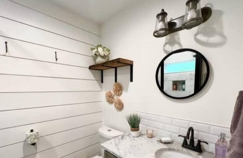 Waco Cabin | Blush Cabin 4min to Homestead 18min to Magnolia