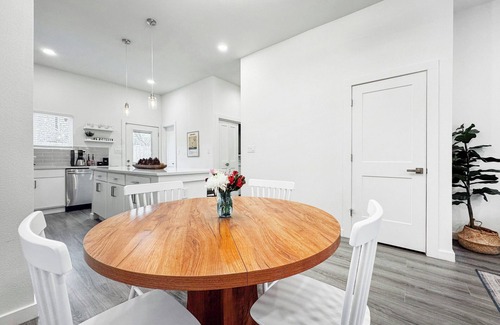 Denver Heights House | BMT Grad-FUN photo wall-2.5mi to Downtown-Riverwalk-2mi to Alamodome & FrostBank