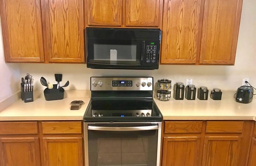 Heritage House | *BMT* Huge Home Near LACKLAND/SEA WORLD/ALAMO