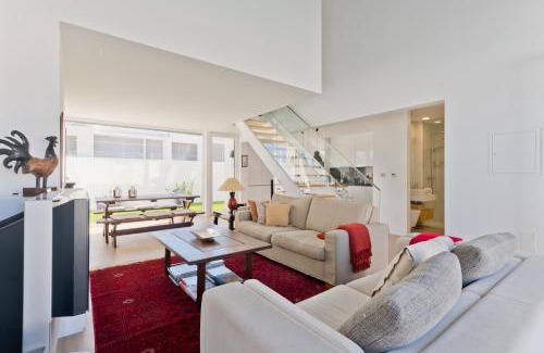 Caixas Villa | BmyGuest - Meco Sunset & Pool Villa