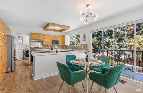 Regional District of Nanaimo House | BNB AT OCEANVIEW TERRACE NANAIMO