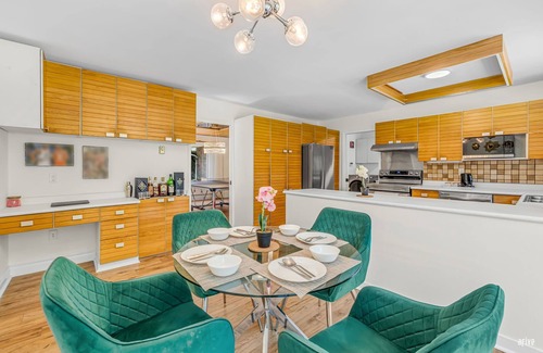 Regional District of Nanaimo House | BNB AT OCEANVIEW TERRACE NANAIMO