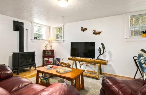 Central - Terry Apartment | Bo360 Old West Abode with Hot Tub and Sauna
