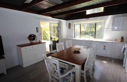 Boambee House | Boambee Hideaway - country cottage