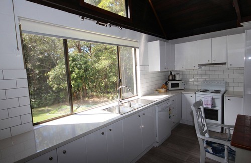 Boambee House | Boambee Hideaway - country cottage