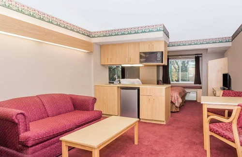 Brush Hotel | Boarders Inn & Suites by Cobblestone Hotels - Brush