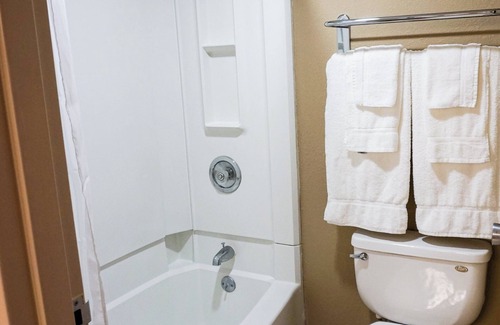 Grand Island Hotel | Boarders Inn & Suites by Cobblestone Hotels – Grand Island