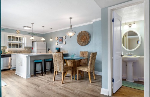 Pensacola Beach Condo | Boardwalk F3-Chic bayside 2BR, easy beach access, pool
