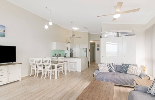 Bilinga Apartment | Boardwalk Pacific 8 - Beachfront Bilinga - Min. 3 Night Stays!