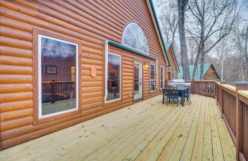Afton House | Boat Dock and Deck Waterfront Cabin on Grand Lake