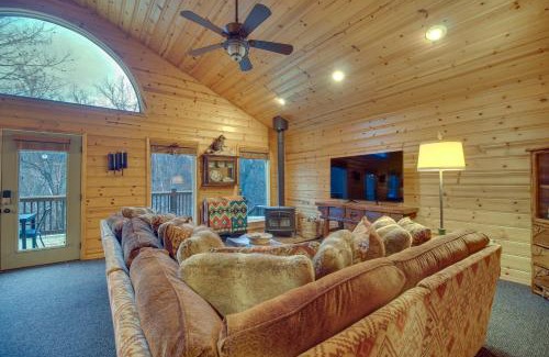 Afton House | Boat Dock and Deck Waterfront Cabin on Grand Lake