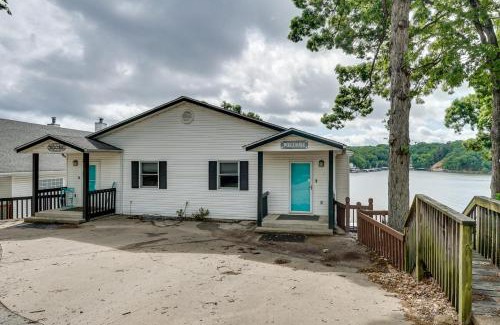 Lake Ozark House | Boat Dock and Slip Access Lake of the Ozarks Gem