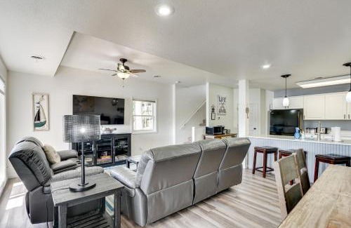 Lake Ozark House | Boat Dock and Slip Access Lake of the Ozarks Gem
