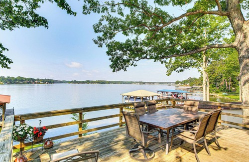 Cross Hill House | Boat Ramp & Dock: Lake Greenwood Getaway!