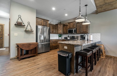 Indian Point House | Boat Slip Included, Hot Tub, Lakefront resort