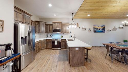 Indian Point House | Boat Slip - Luxury Lake Resort Lodge