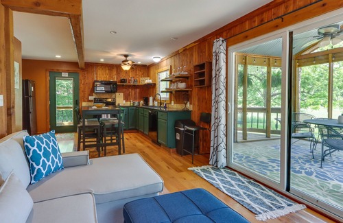 Warsaw Cabin | Boat Slip + Screened Porch: Warsaw Cabin Retreat