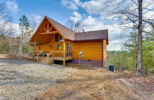 Murphy House | Boat, Swim and Fish Family Cabin in Murphy!