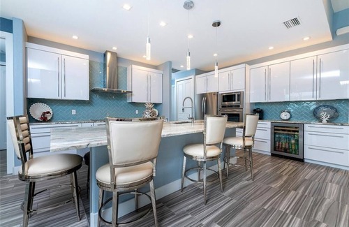 Gulf Cove Villa | Boaters Dream, full refund*, heated pool, sleeps 6