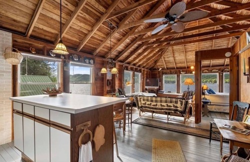 Old Forge Apartment | Boathouse Apartment on 4th Lake