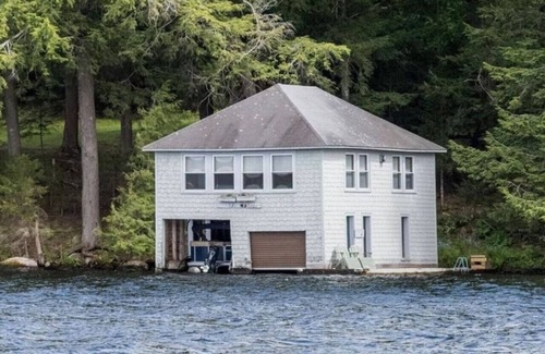 Old Forge Apartment | Boathouse Apartment on 4th Lake