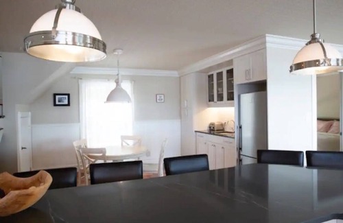 Bobcaygeon Cottage | Bobcaygeon Lakefront Stone Cottage