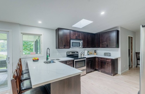 Bobcaygeon Cottage | Bobcaygeon Riverfront Cottage Sleeps up to 8