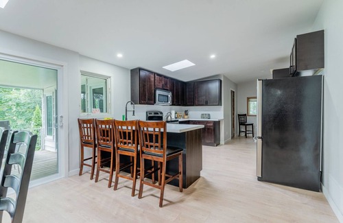 Bobcaygeon Cottage | Bobcaygeon Riverfront Cottage Sleeps up to 8