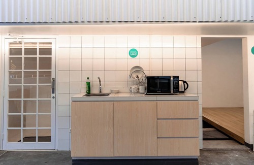 Astana Anyar Hotel | Bobopod Alun-Alun Bandung