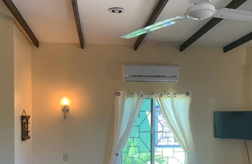 Hopkins Cabin | Bocawina Cabana - All Seasons Guest House