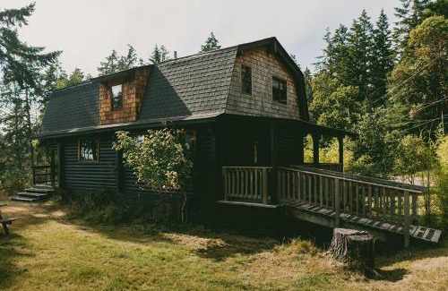 Galiano Villa | Bodega Ridge & Cove Cabins