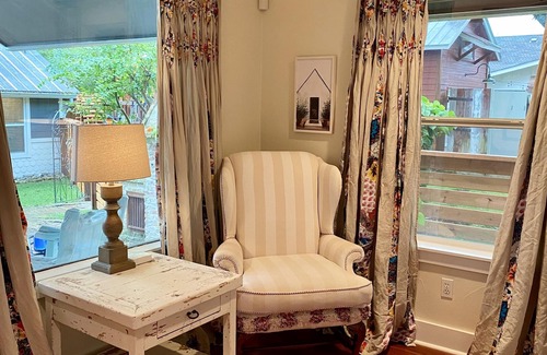 Boerne House | Boerne Garden Cottage - Steps from walking trails and historic downtown Boerne