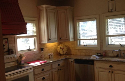 Boerne House | Boerne Hill Country 3000 Sq Ft Guest House with Pool on 5 Enclosed Acres, Sleeps 12