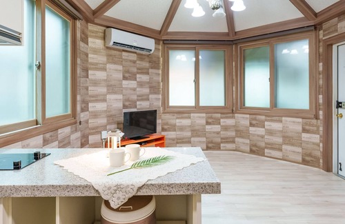 Boryeong House | Boeryeong Rainbow Oceanview Pension