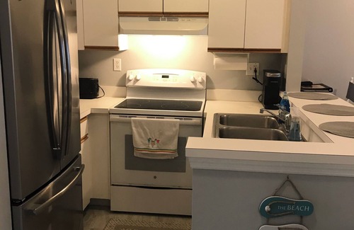Truman Annex Condo | Bohemian Breeze - Shipyard Truman Annex condo in the heart of Old Town Key West