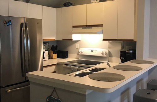 Truman Annex Condo | Bohemian Breeze - Shipyard Truman Annex condo in the heart of Old Town Key West