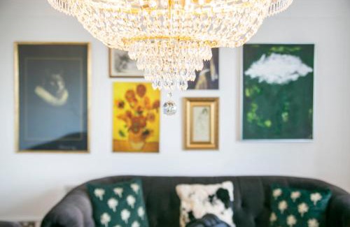 Central Aberdeen Apartment | Bohemian Raphsody Apartment ✪ Grampian Lettings Ltd
