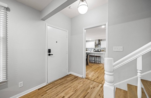 Overland Park House | Boho Beauty Newly Remodled 4BD/3 FULL BATH