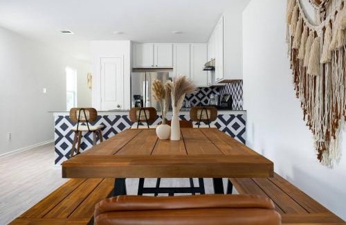 Medina Valley House | Boho Bliss 4BR