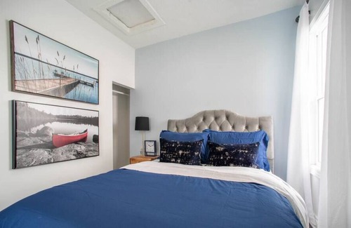 Melrose Park House | Boho Blue | Free Parking | 15 min Chicago/O'hare