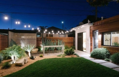 Shell Beach House | BoHo Bungalow Steps from Beach! 30+ Day Stays Only