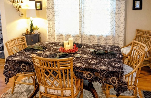 Toledo House | Boho Bungalow: very cozy home in great neighborhood w/ quick access to anywhere